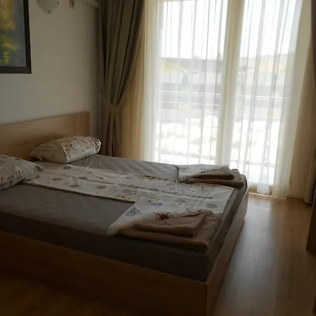Crystal Ii Apartment *